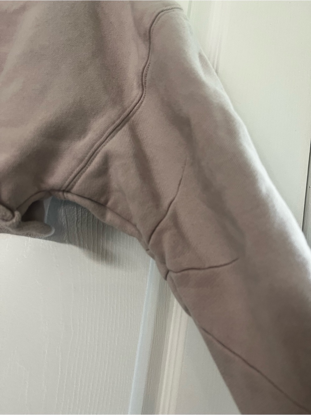 ALO YOGA extreme crop pull over best for medium/large - Picture 6 of 9